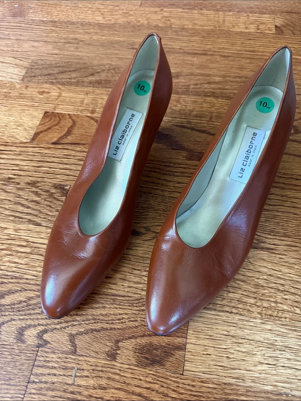 Dead stock Liz Claiborne Cognac Pumps